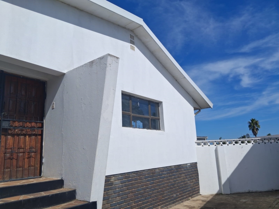 To Let 3 Bedroom Property for Rent in Amalinda Eastern Cape
